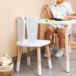 Tafelset met 2 stoeltjes wit konijn van natuurhout | Montessori - galeriefoto 4 | Cozy Collections