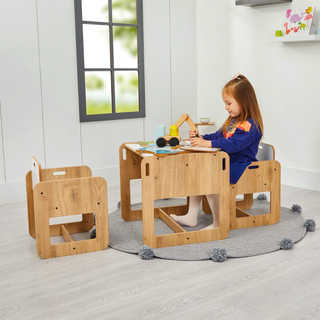 Kindertafel met 2 stoeltjes van natuurhout en wit | Montessori Dove set 2-4 jaar - productafbeelding Kindertafel met 2 stoeltjes van natuurhout en wit | Montessori Dove set 2-4 jaar - productafbeelding | Cozy Collections
