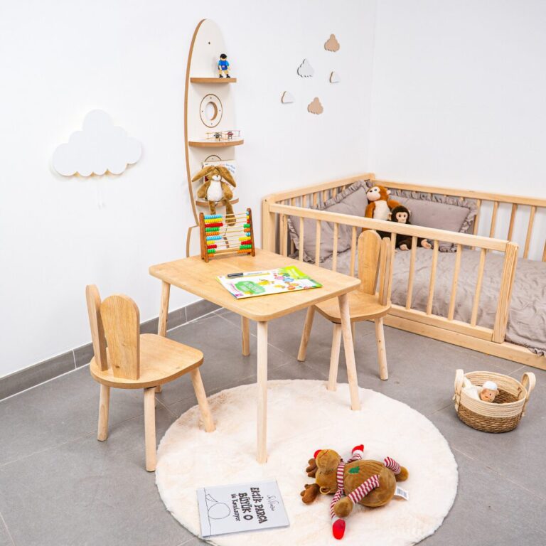 Ensemble Table et 2 Chaises Lapin en Bois Naturel | Design Bunny | Cozy Collections
