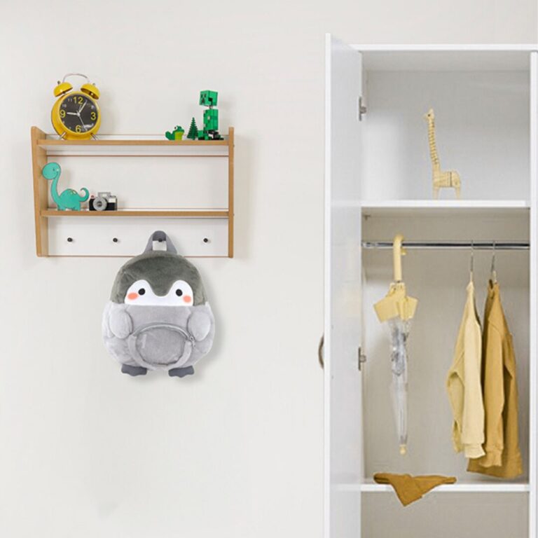 Étagère Murale Enfant avec Crochets – Grue Montessori Bois Naturel et Blanc | Cozy Collections