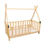 Montessori tipi-huisbed van natuurhout met veiligheidshekje - productimage | Cozy Collections