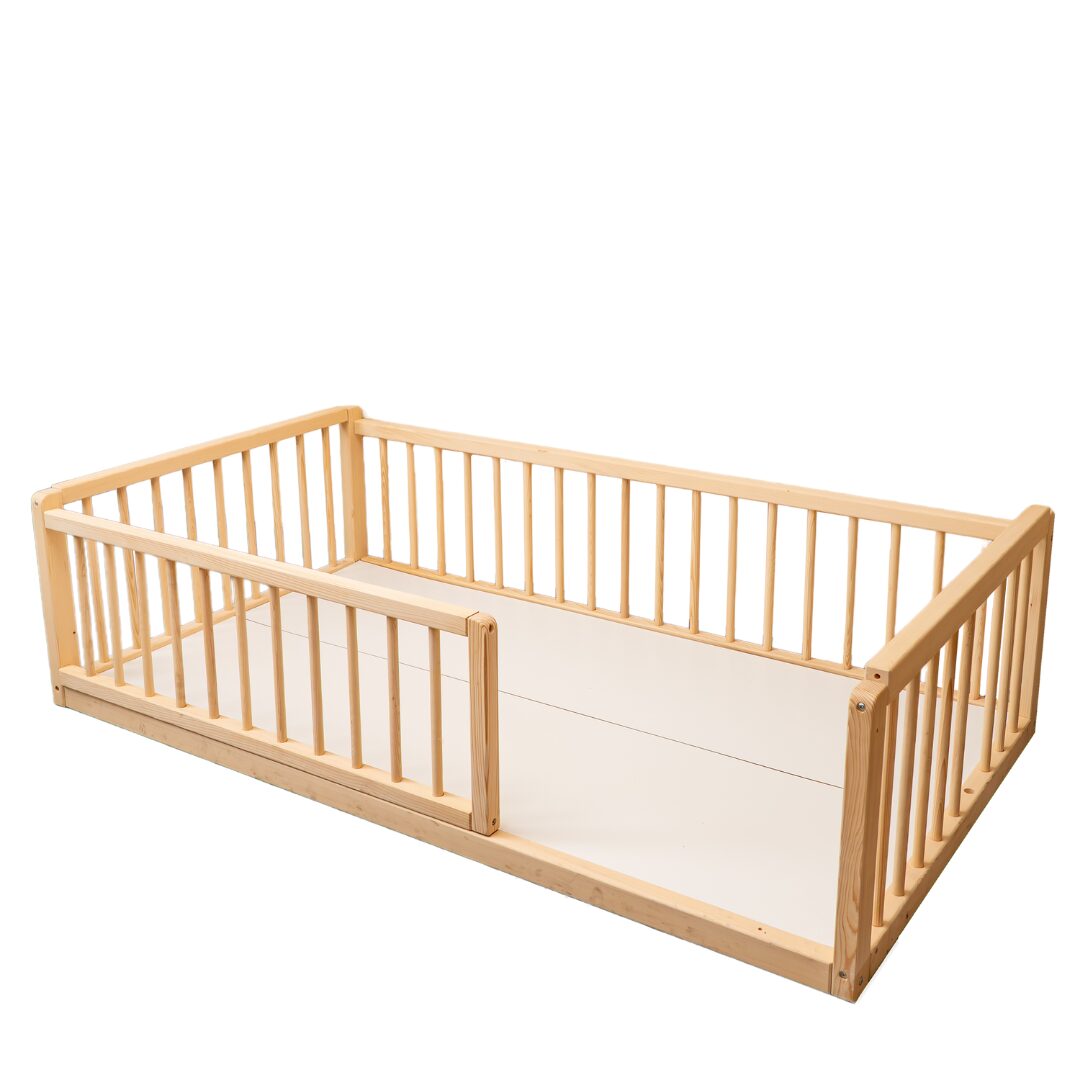 Lit Montessori Évolutif en Bois de Hêtre Naturel avec Barrière Amovible Lit Montessori Évolutif en Bois de Hêtre Naturel avec Barrière Amovible | Cozy Collections