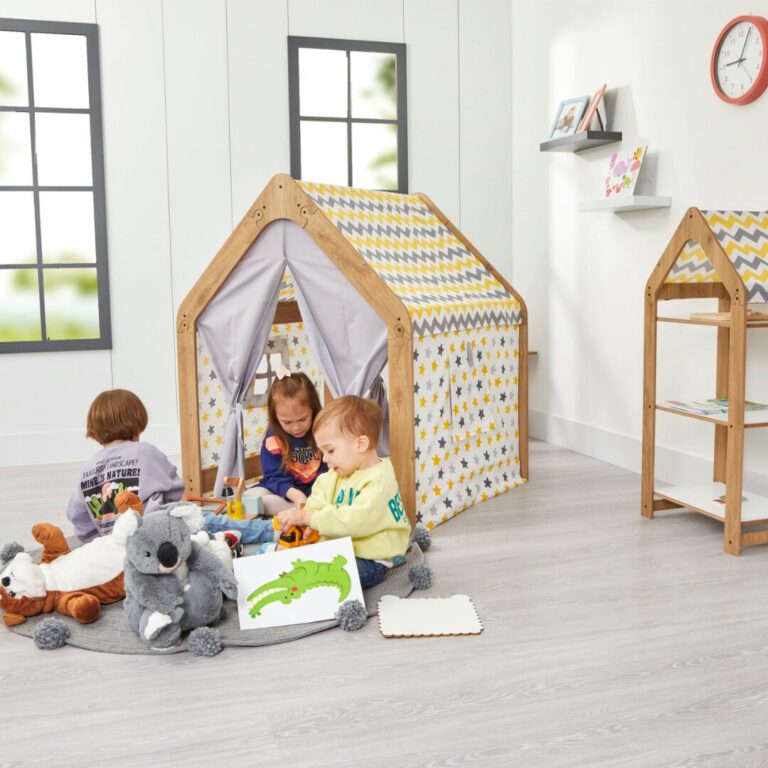 Houten kinderspeelhuis met stoffen tent | Montessori hut in geel en grijs - productafbeelding | Cozy Collections