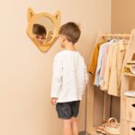 Decoratieve wandspiegel vos van natuurhout met rotan detail - galeriefoto 2 | Cozy Collections