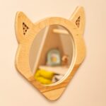 Decoratieve wandspiegel vos van natuurhout met rotan detail - galeriefoto 3 | Cozy Collections