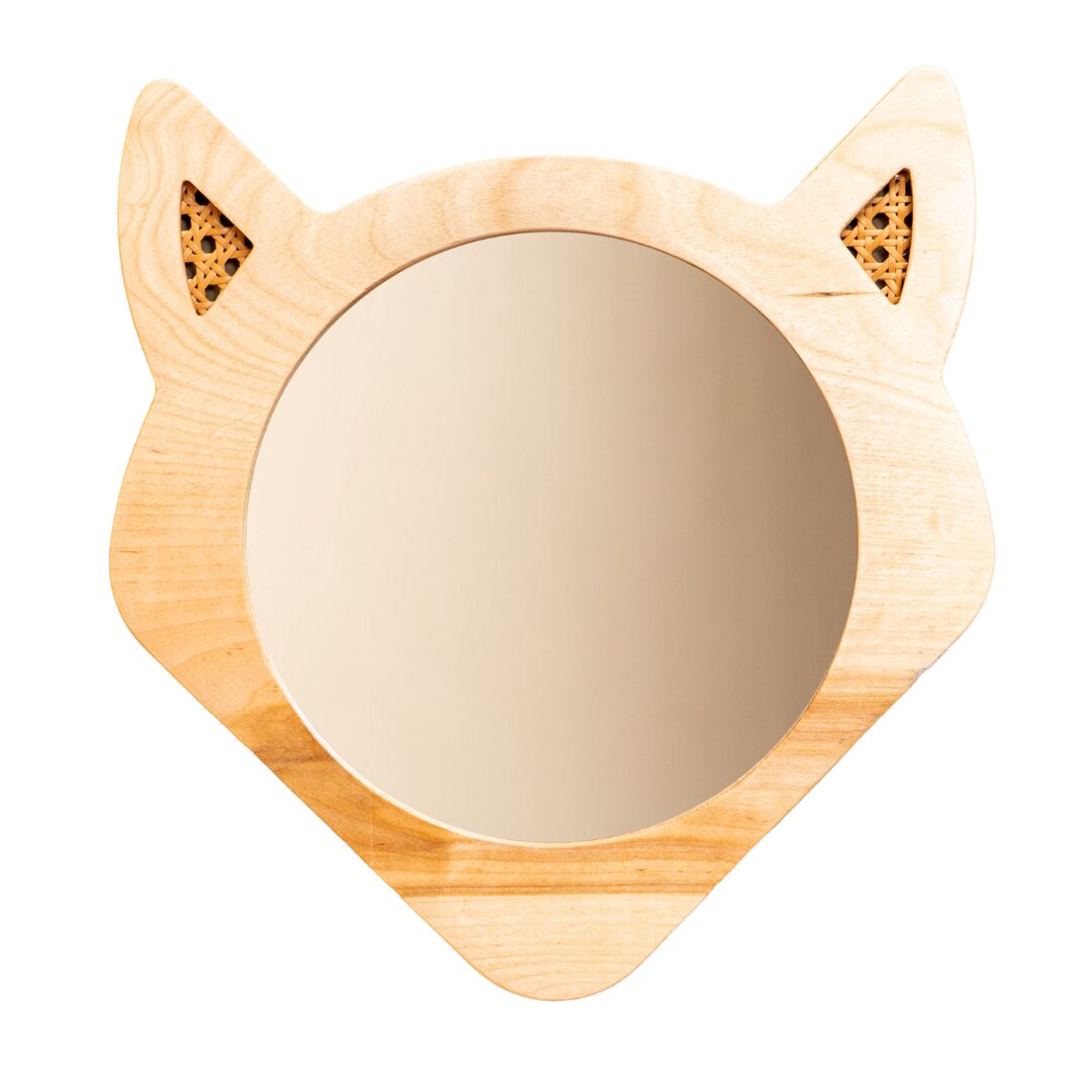 Decoratieve wandspiegel vos van natuurhout met rotan detail - productafbeelding Decoratieve wandspiegel vos van natuurhout met rotan detail - productafbeelding | Cozy Collections