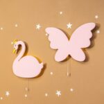 LED-wandlamp set prinses zwaan & vlinder van handgeschilderd hout - galeriefoto 3 | Cozy Collections
