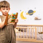 LED-wandlamp set maan & planeet van handgeschilderd hout | Ruimtethema - galeriefoto 3 | Cozy Collections