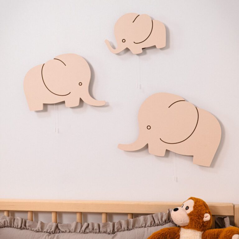 Veilleuses Murales LED Famille Éléphants en Bois Peint à la Main | Maman Papa Bébé | Cozy Collections