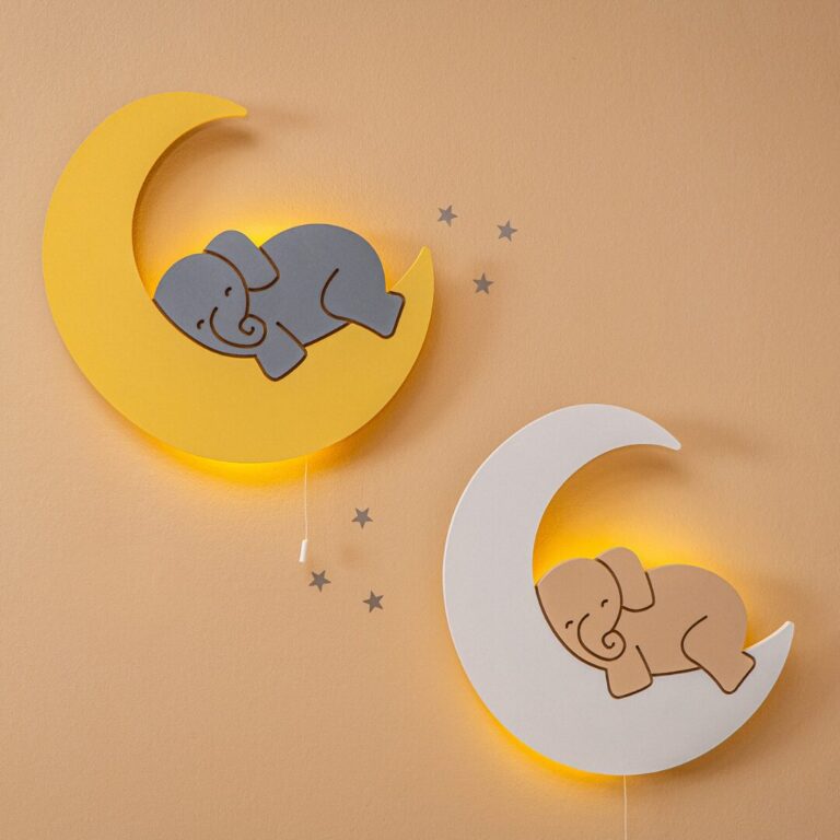 Veilleuse Murale LED Éléphant sur Lune en Bois Peint à la Main | Cozy Collections