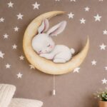 Veilleuse Murale Enfant Lapin Endormi sur la Lune | Chambre Bébé | Cozy Collections