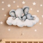 Veilleuse Murale Enfant Éléphant Endormi sur Nuage | Lampe LED Bébé | Cozy Collections