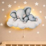Veilleuse Murale Enfant Éléphant Endormi sur Nuage | Lampe LED Bébé | Cozy Collections