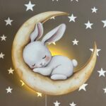 Veilleuse Murale Enfant Lapin Endormi sur la Lune | Chambre Bébé | Cozy Collections
