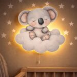 Veilleuse Murale Koala Endormi sur Nuage | Lampe LED Chambre Bébé | Cozy Collections