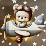 Veilleuse Murale Ours Pilote dans son Avion | LED Chambre Bébé | Cozy Collections
