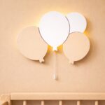 Veilleuse Murale LED Ballons en Bois Peints à la Main | Lampe Murale Enfant à Piles pour Chambre Bébé | Cozy Collections