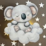 Veilleuse Murale Koala Endormi sur Nuage | Lampe LED Chambre Bébé | Cozy Collections