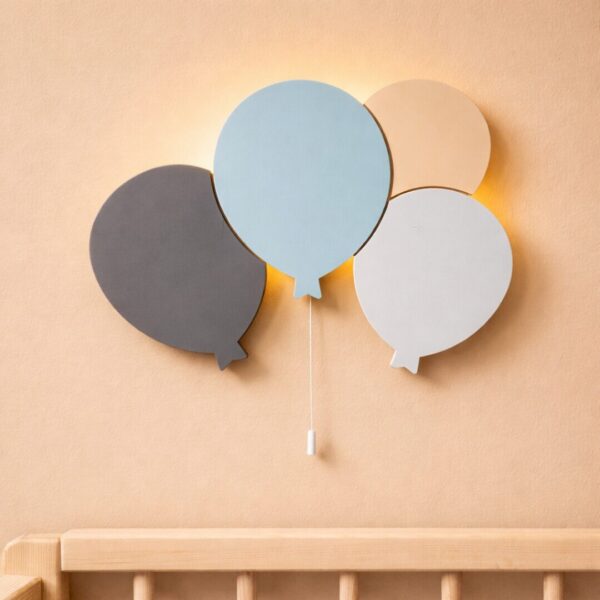 Veilleuse Murale LED Ballons en Bois Peints à la Main | Lampe Murale Enfant à Piles pour Chambre Bébé | Cozy Collections