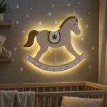 Veilleuse Murale Cheval à Bascule LED | Bois Naturel Chambre Bébé | Cozy Collections