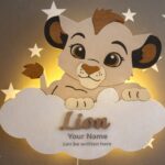 Veilleuse Murale Lionceau Nuage Prénom LED | Bois Personnalisée | Cozy Collections